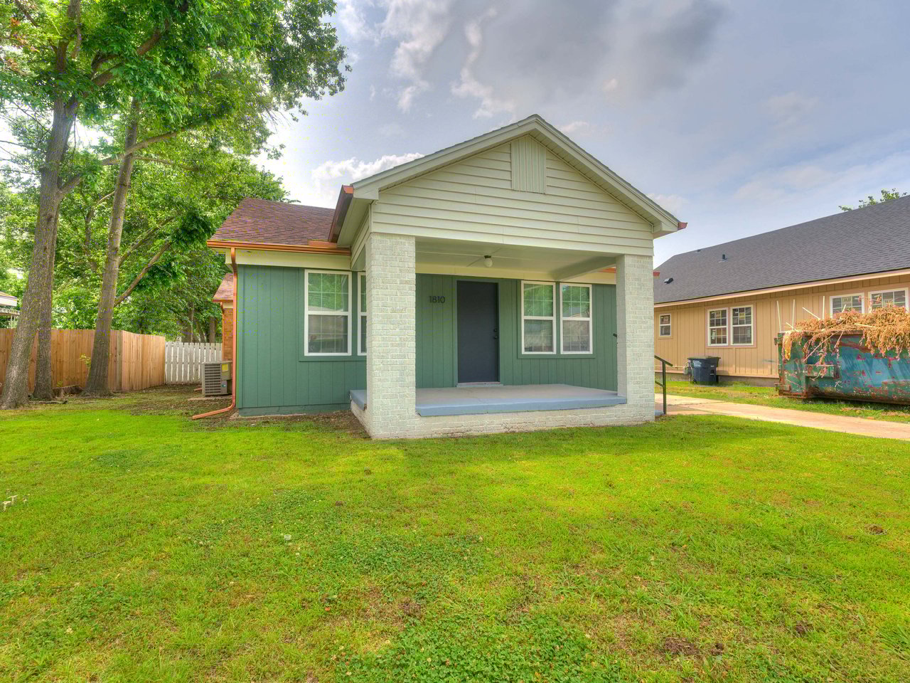 1810 N Park