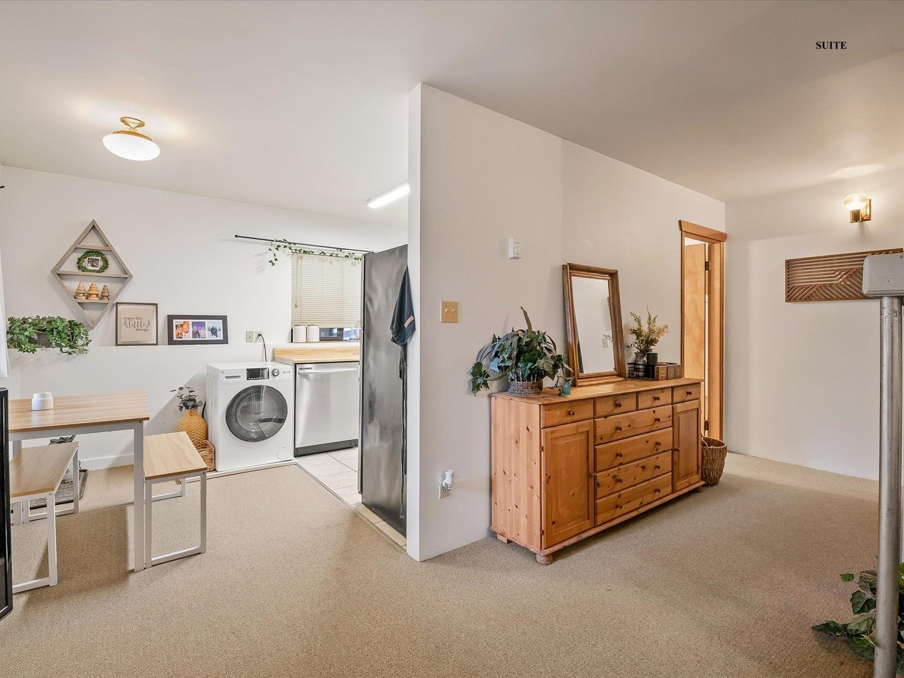 3300 Archibald Wy