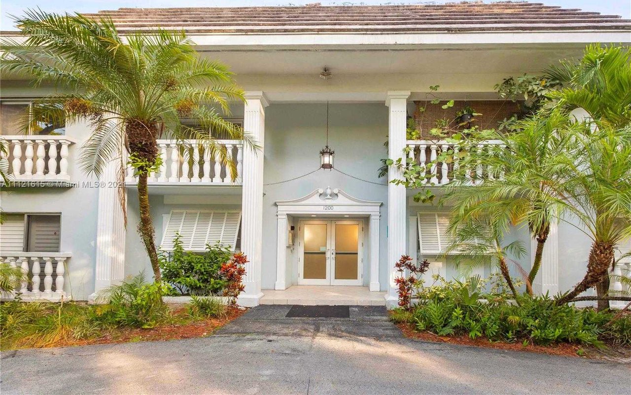 1200 Mariposa Ave Unit D201