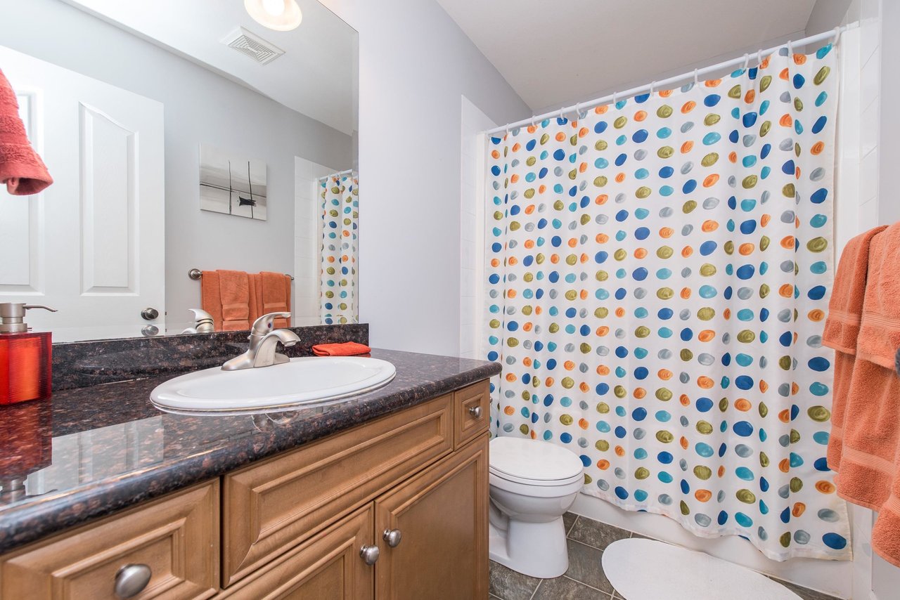42-6450 Blackwood Ln