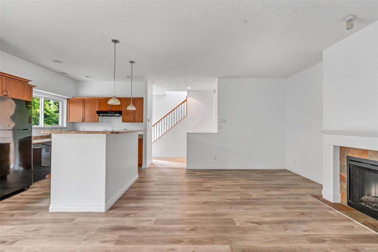 2-1405 Mallek Cres
