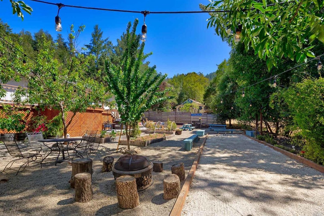 60 Oak Grove Avenue, Woodacre