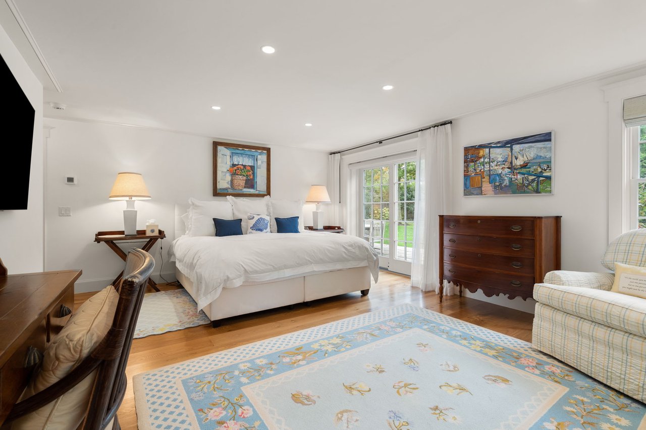 6 Oak Hollow Ln