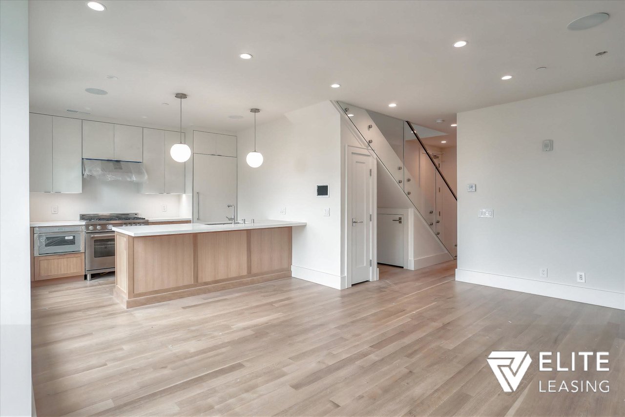 1010 Stanyan St., #2