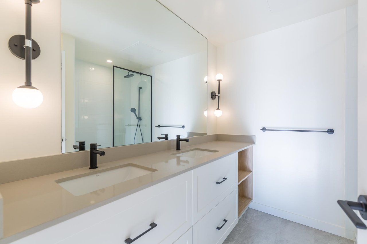 207-27218 Aldergrove Town Center Dr