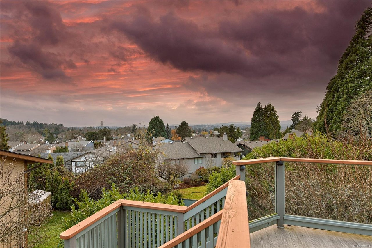 879 Denford Cres