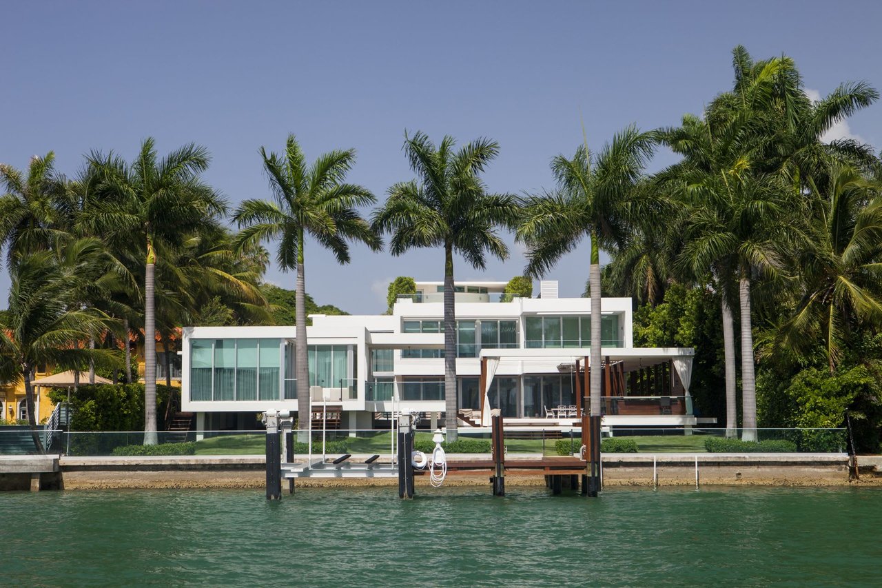 Unlocking Secrets to Seamless Waterfront Home Maintenance in Florida 