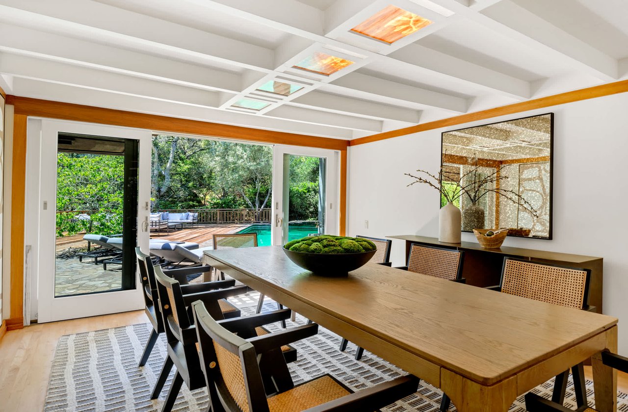 Kent Woodlands Mid Century Retreat