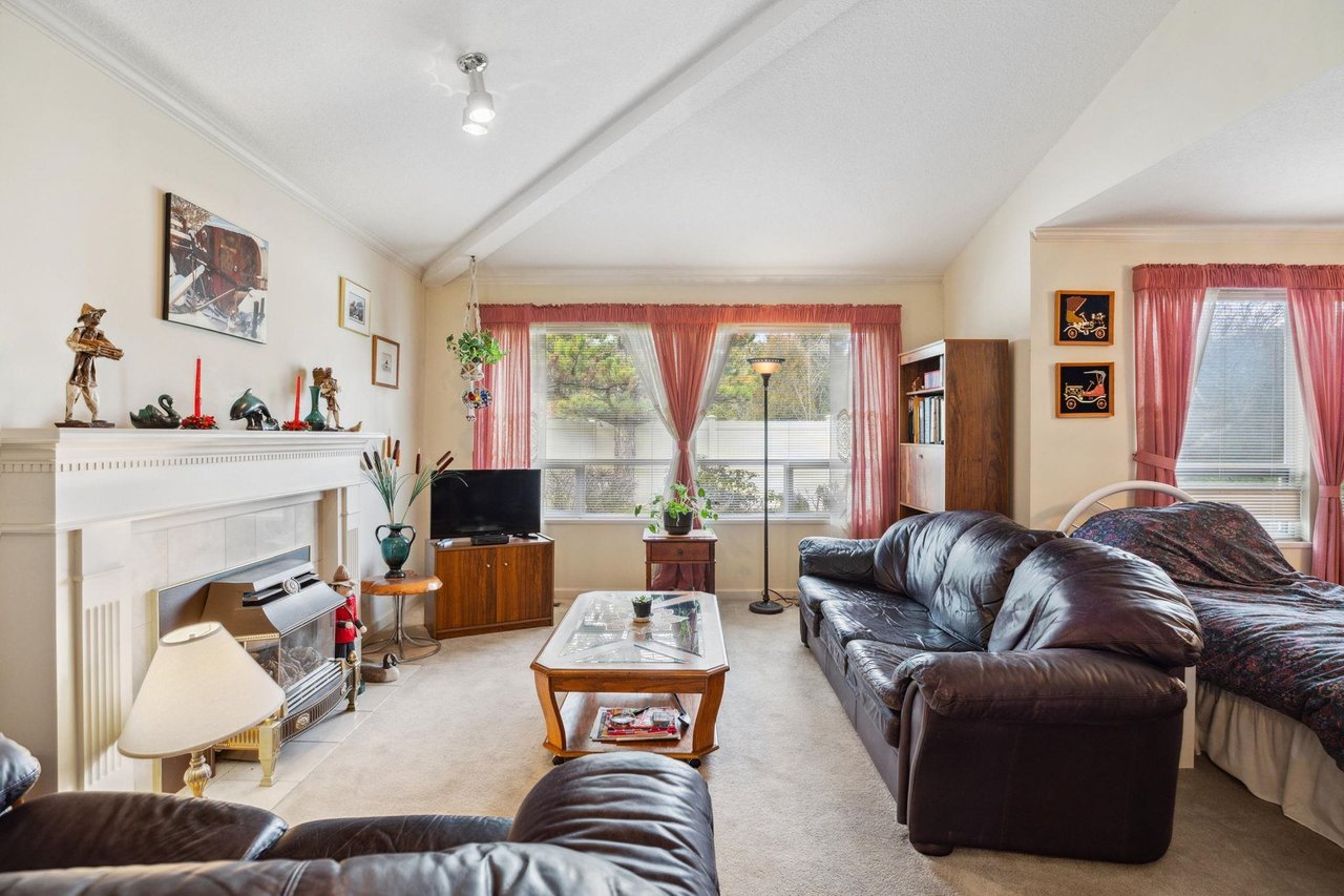 116-15121 19 Ave
