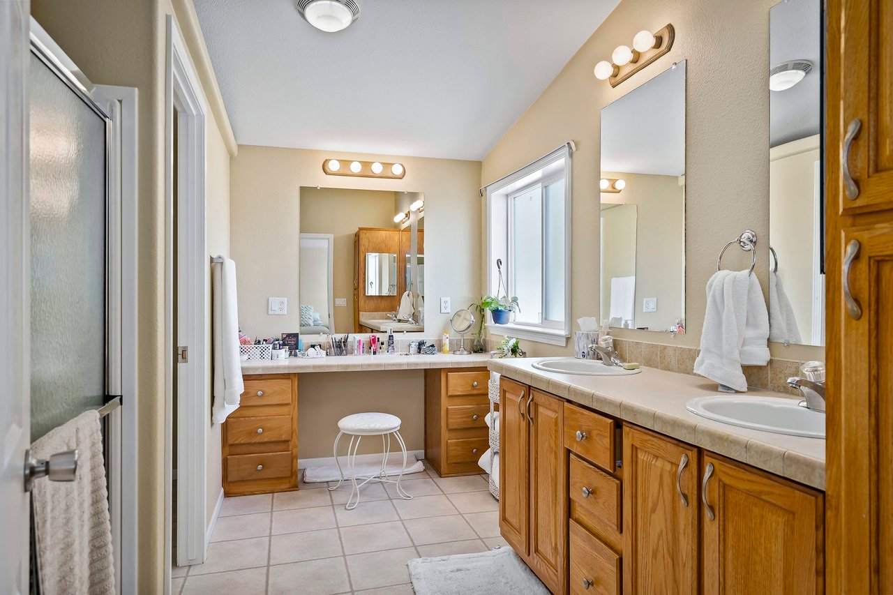 Horse Property with water rights! Incoming Producing Stables