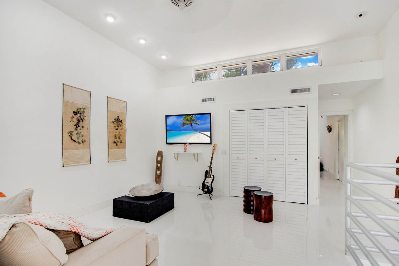 South Grove Modern Masterpiece