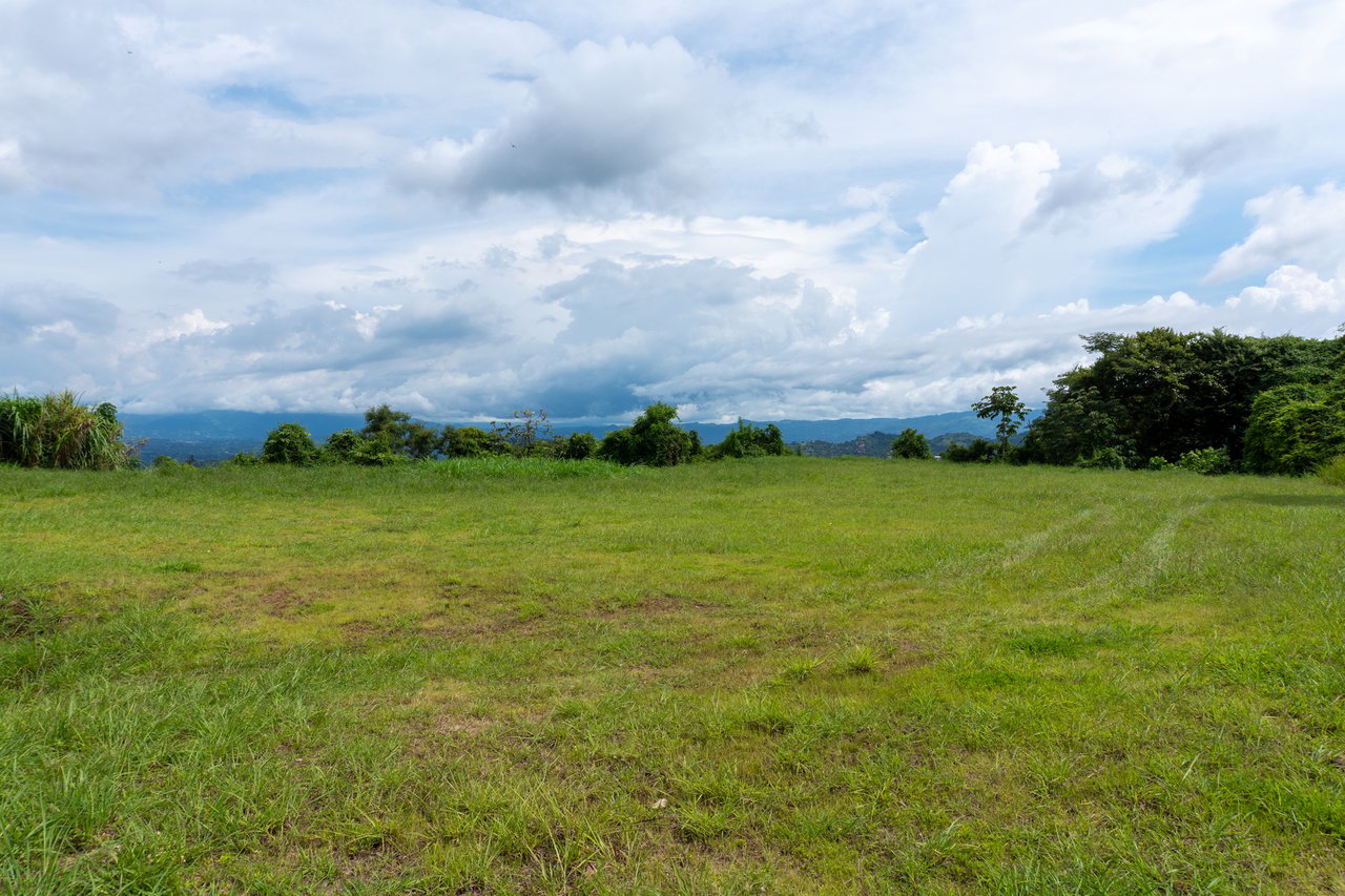 Subdivided Mountain View Land, Atenas, Alajuela