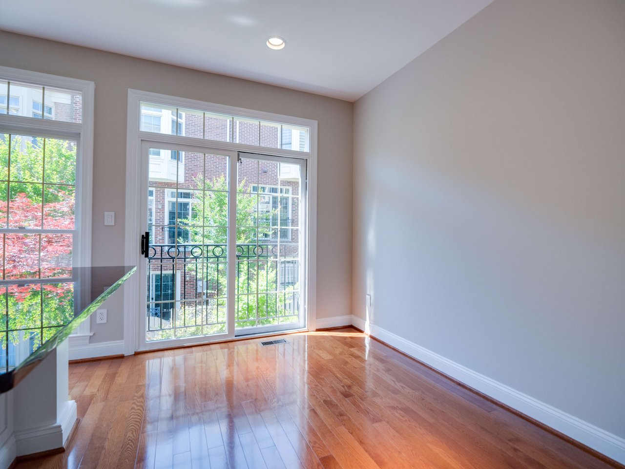 1570 21st Ct N