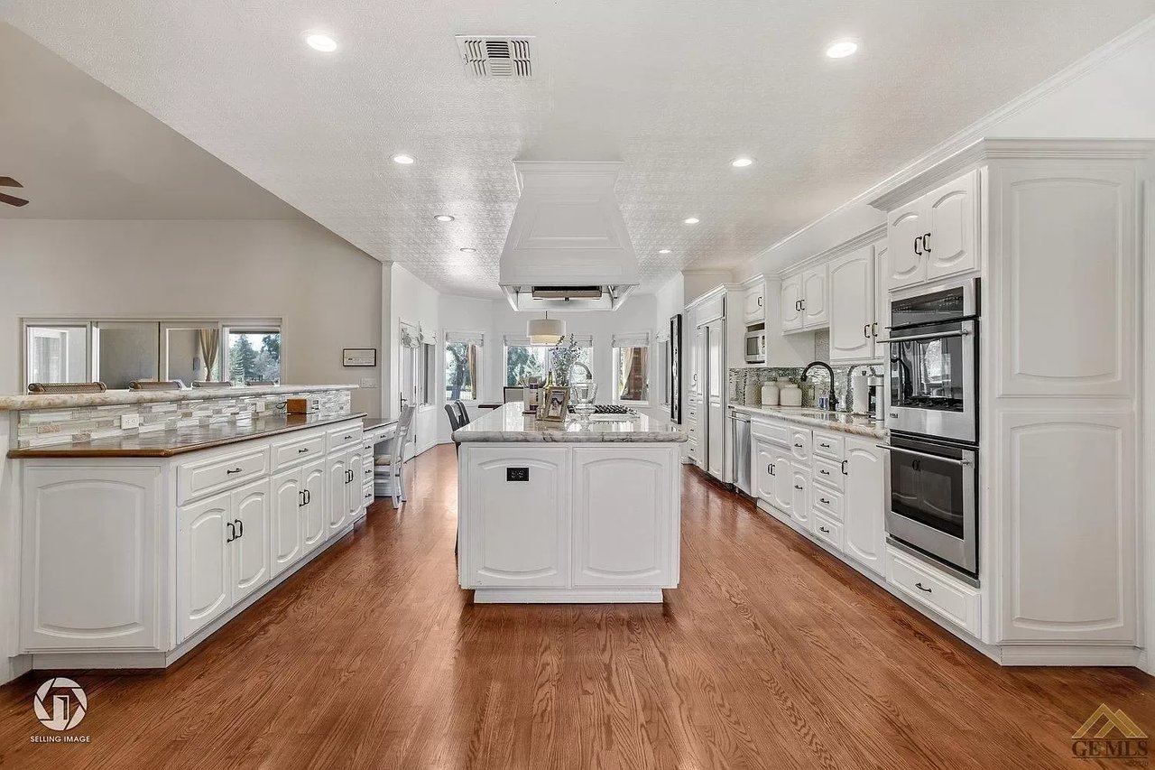 6312 De La Guerra Terrace