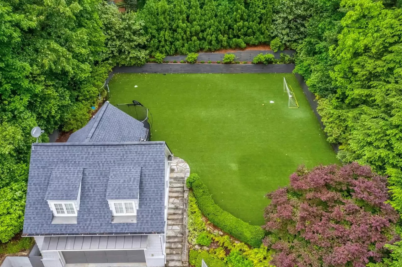 Upscale Living in Pristine Historic Brookhaven Neighborhood