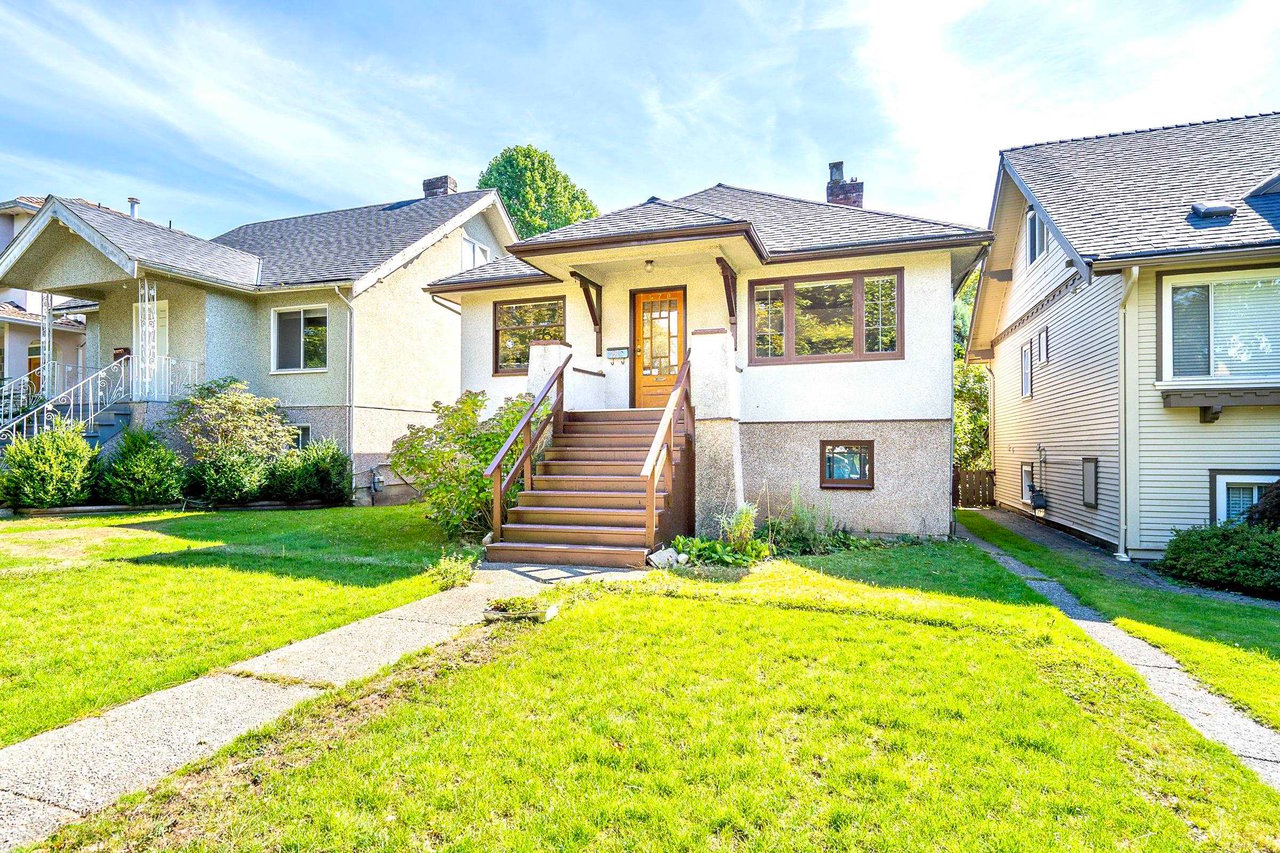 470 W 20th Ave