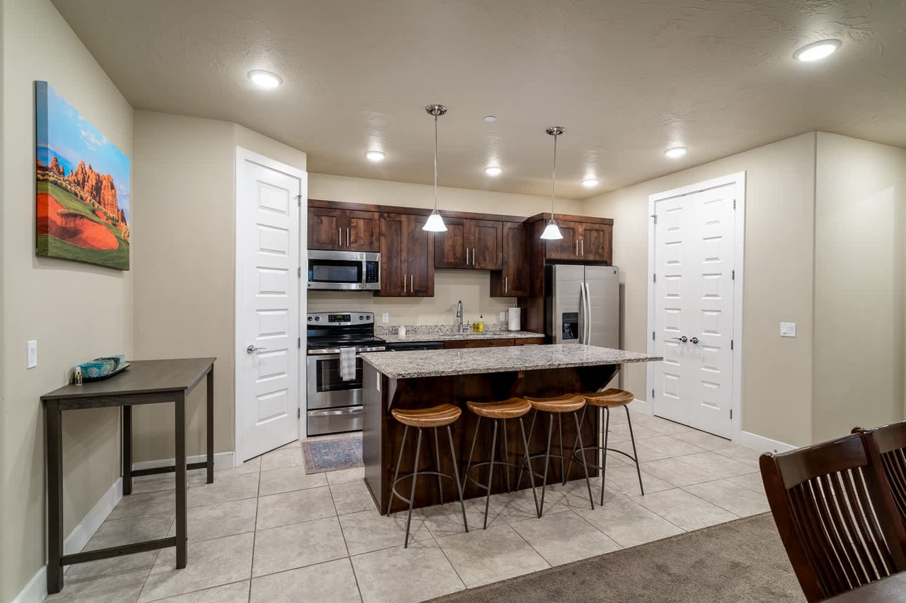 5228 N Villas Dr #4-102