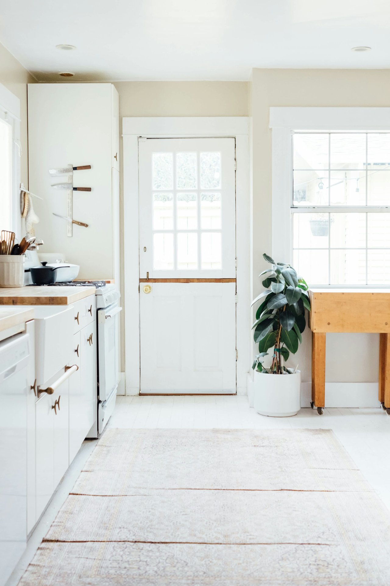 Smart Strategies to Save Money When Buying a House