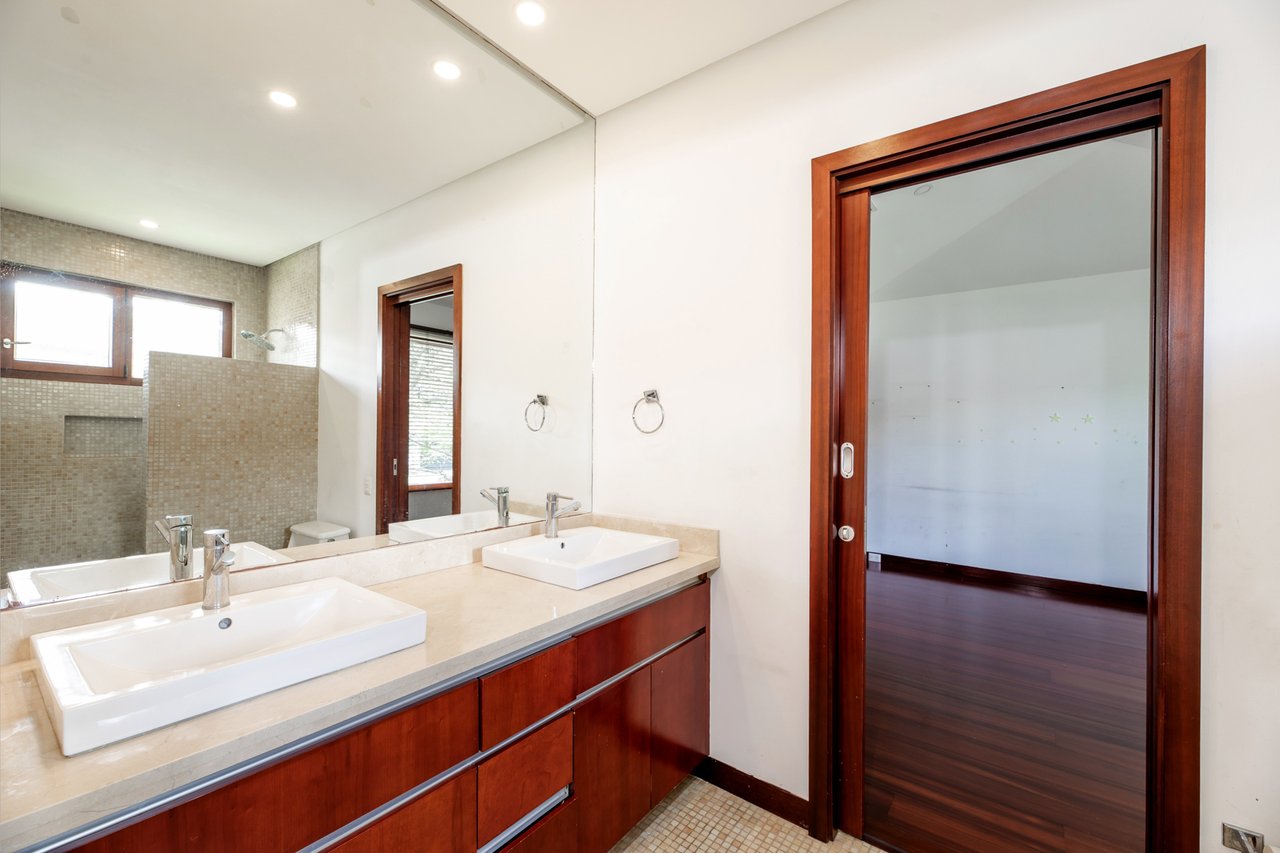 Modern Rented Estate, Escazu, San Jose