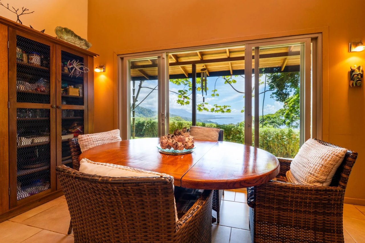 Private Oceanview Jungle Estate, Dominical, Puntarenas
