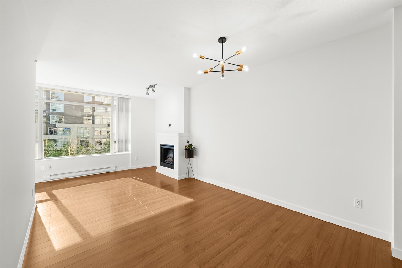 612-9266 University Cres
