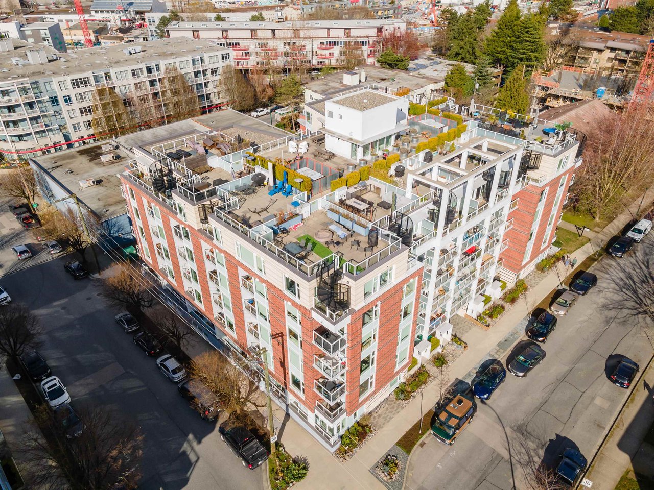 414-311 E 6th Ave