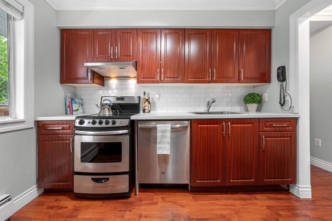 408-250 W 1st St