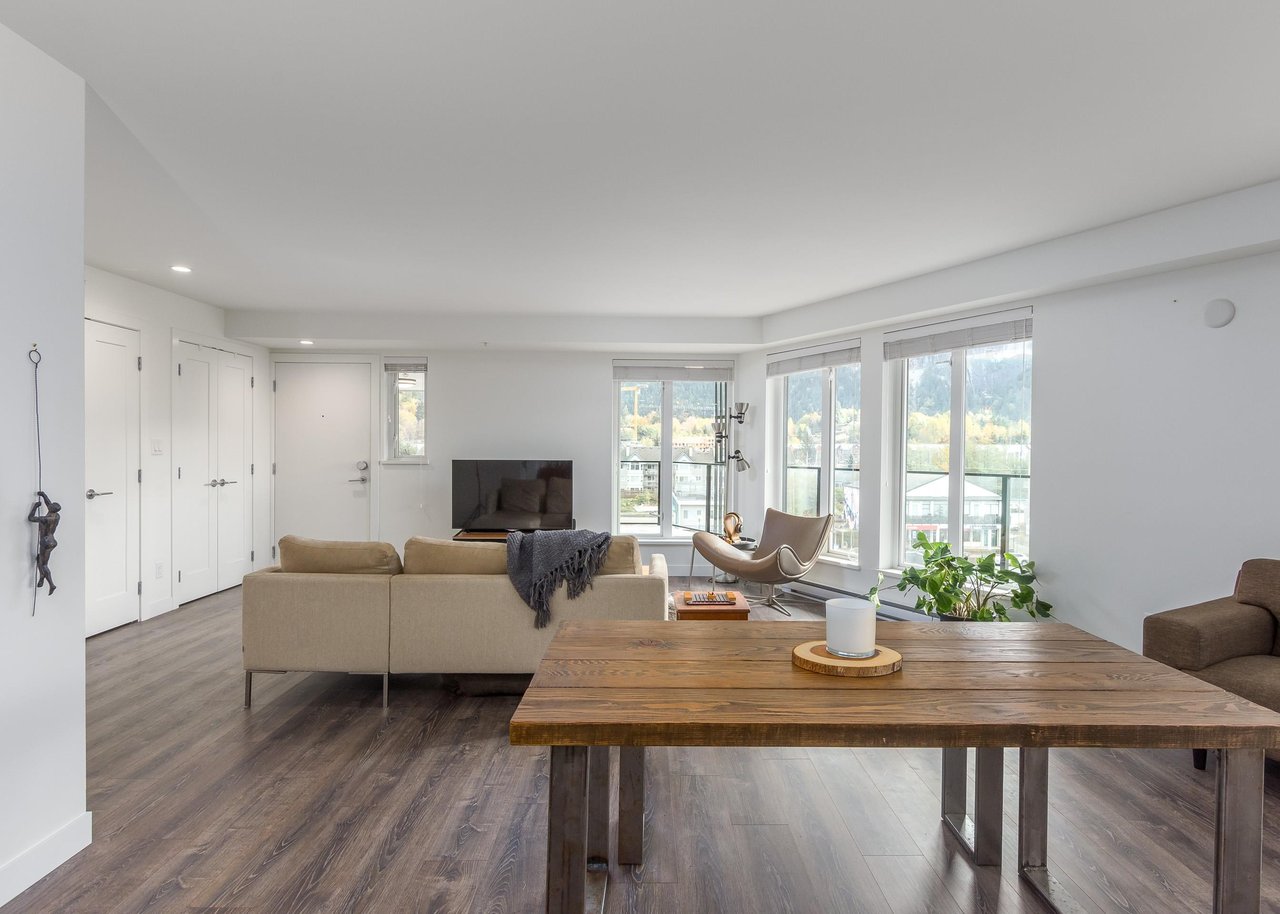 401-1365 Pemberton Ave