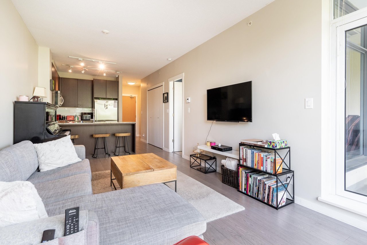 203-135 W 2nd St