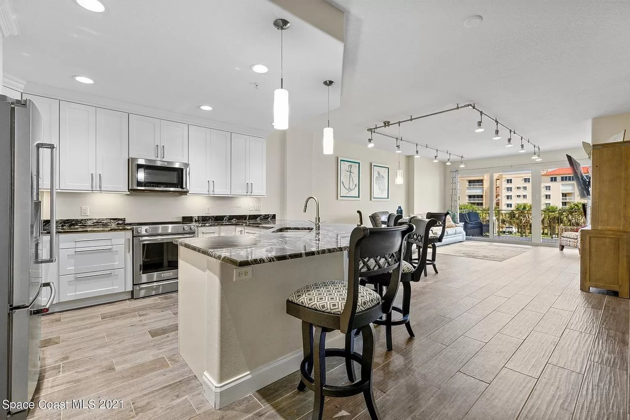 601 N Miramar Ave APT 210