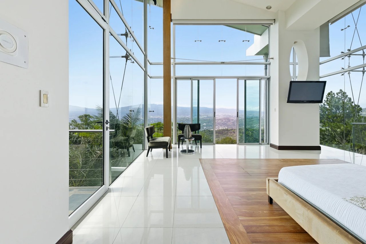 Panoramic Valley Views Retreat, Santa Ana, San Jose