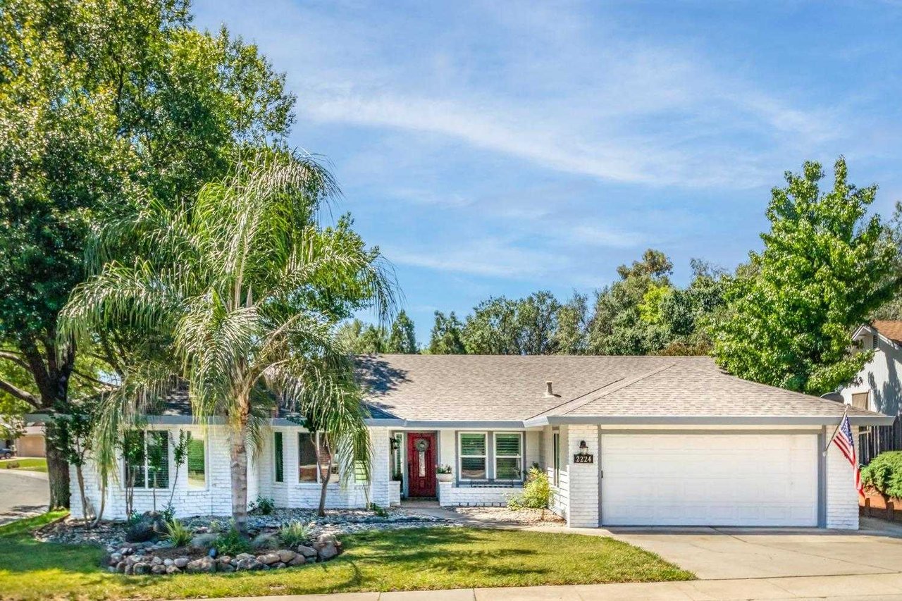 2224 Glacier Dr