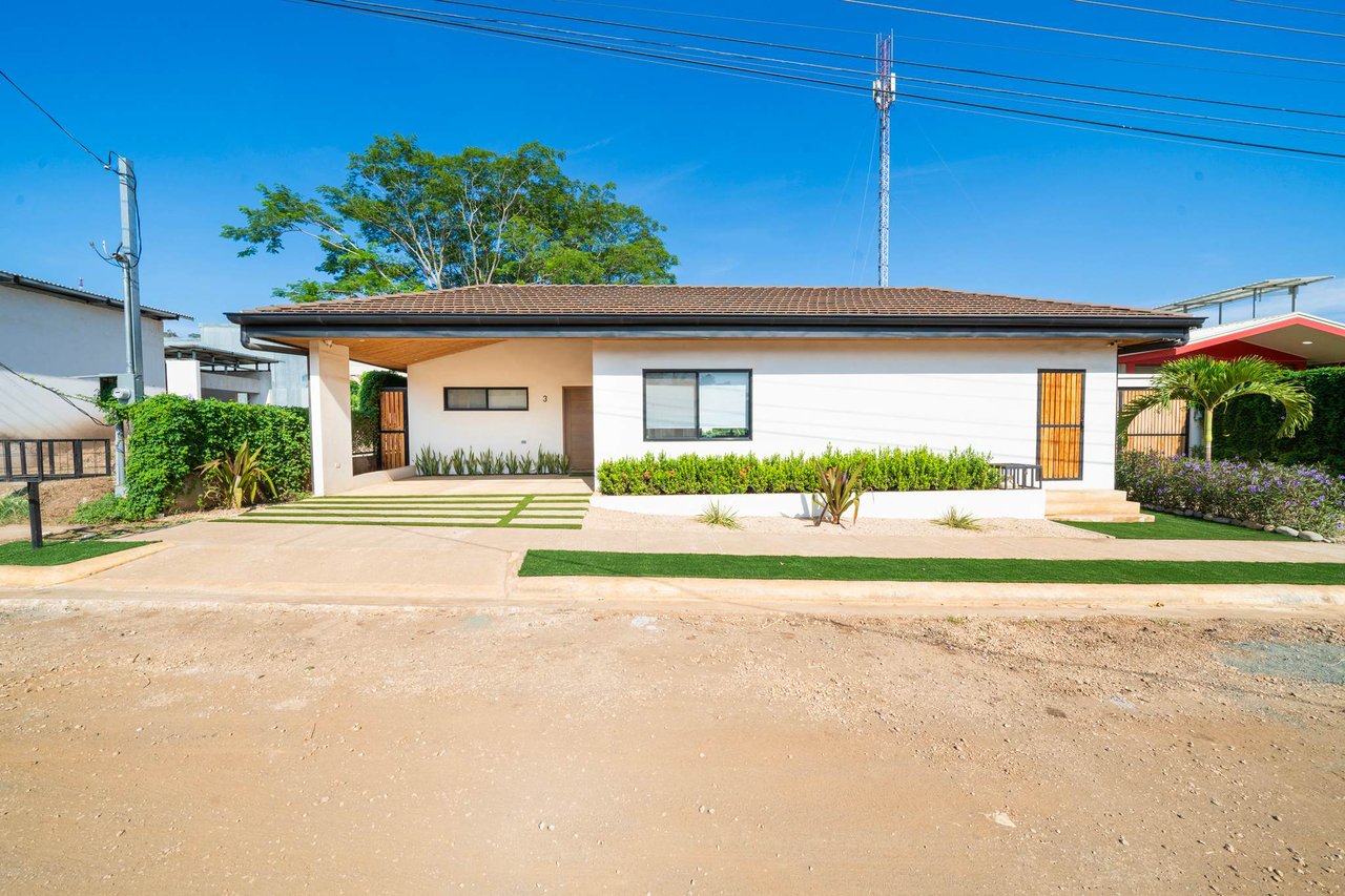 Calle Uno Tamarindo #3 | NEW 4 Bed Home 1 Mile to Tamarindo Beach!