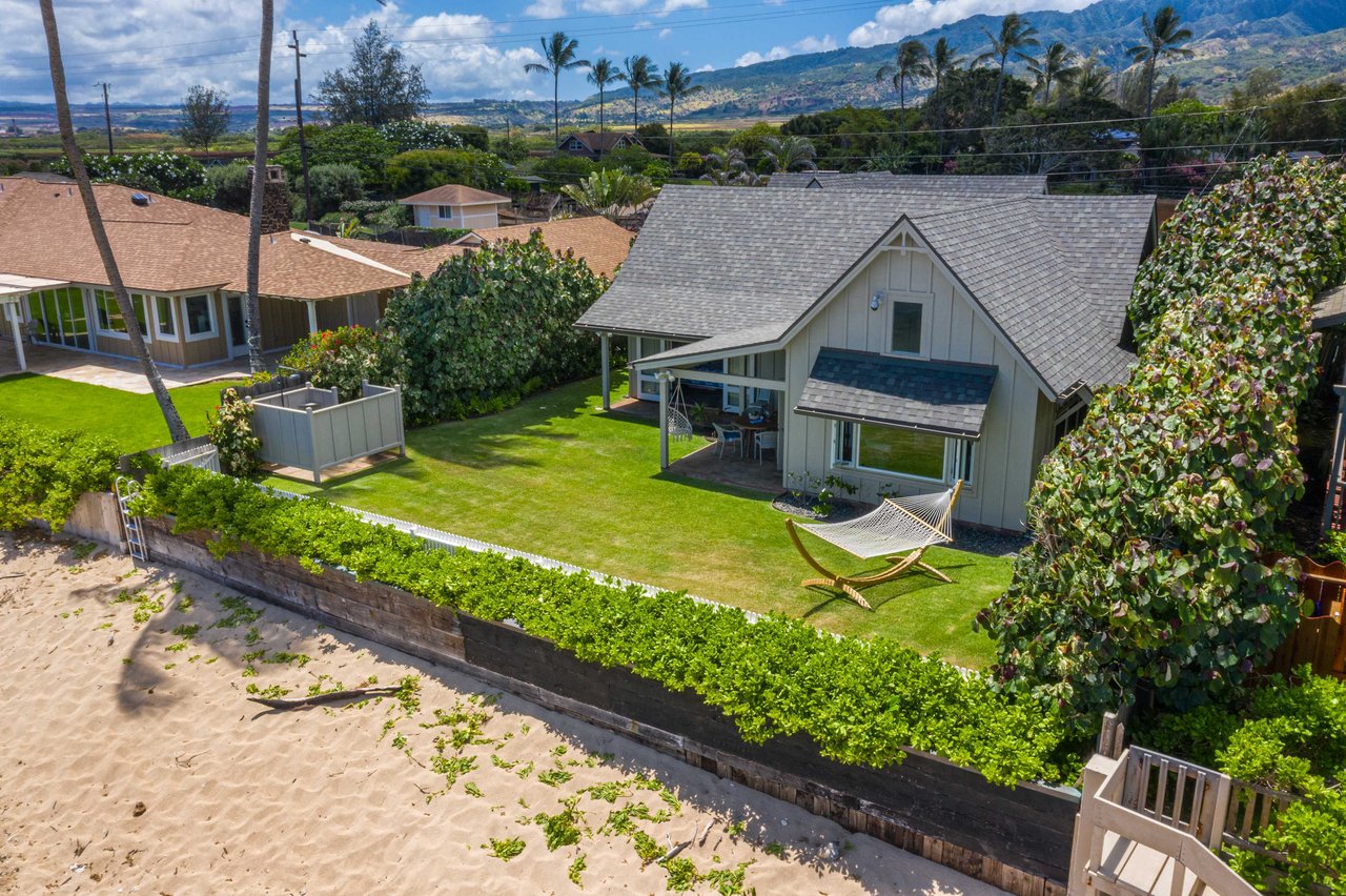 Waialua Beachfront Cottage