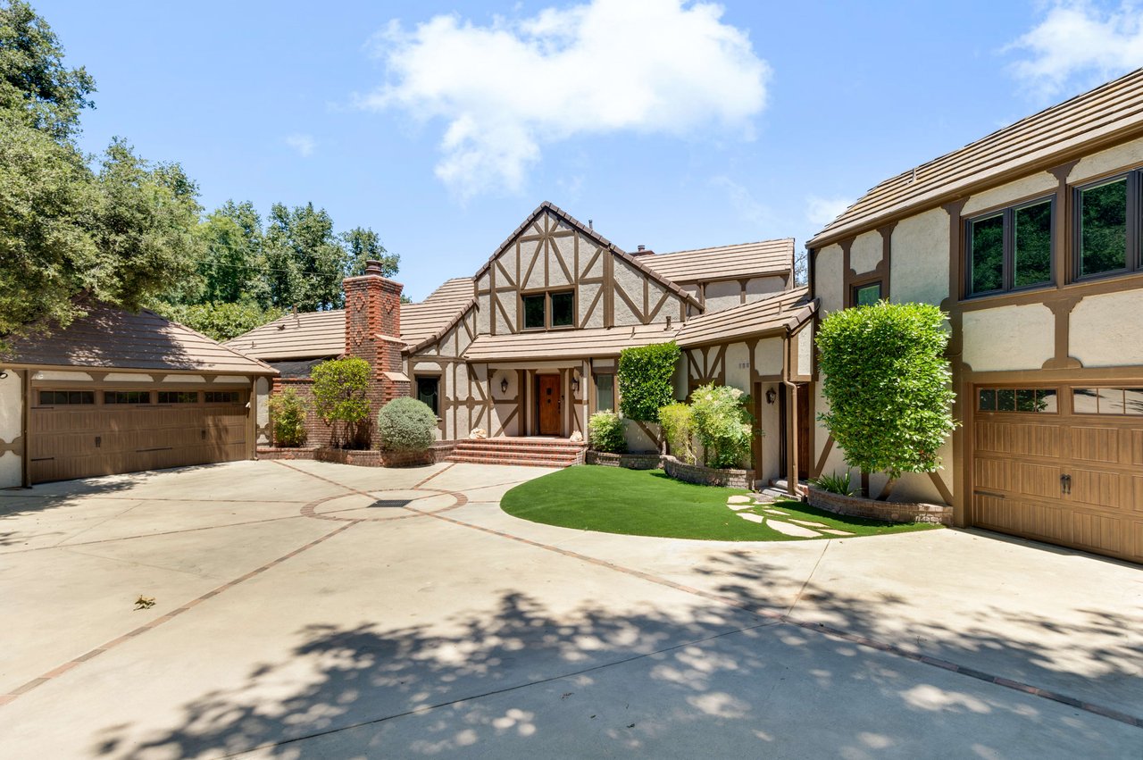6211 Fairview Place