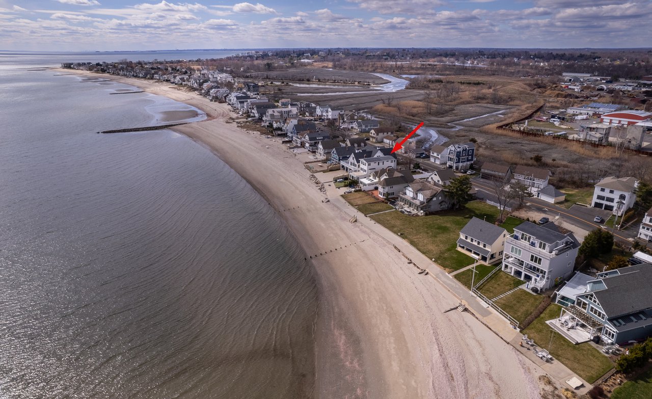 1141 Fairfield Beach Road, Fairfield