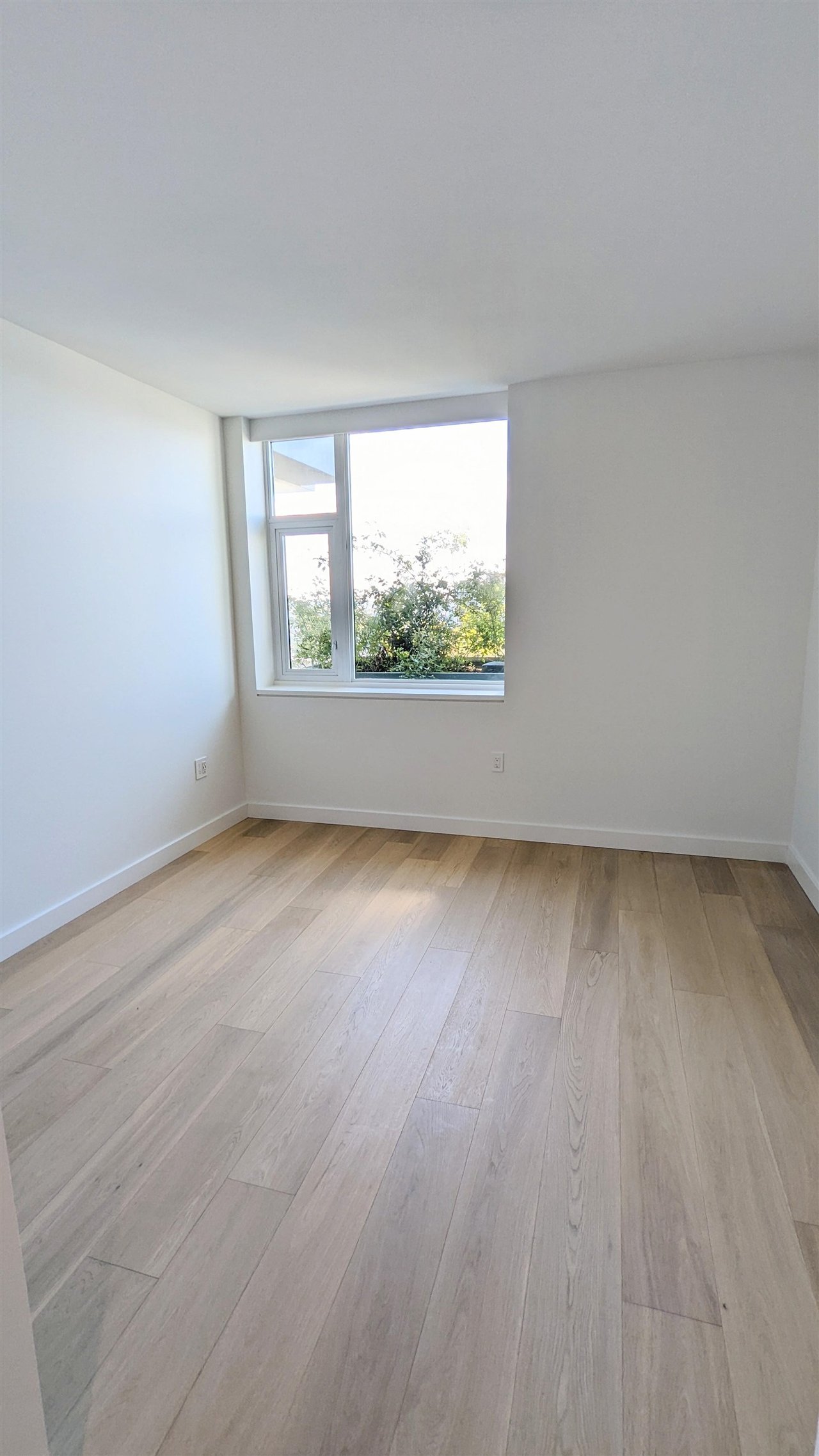 1302W-1180 Broughton St