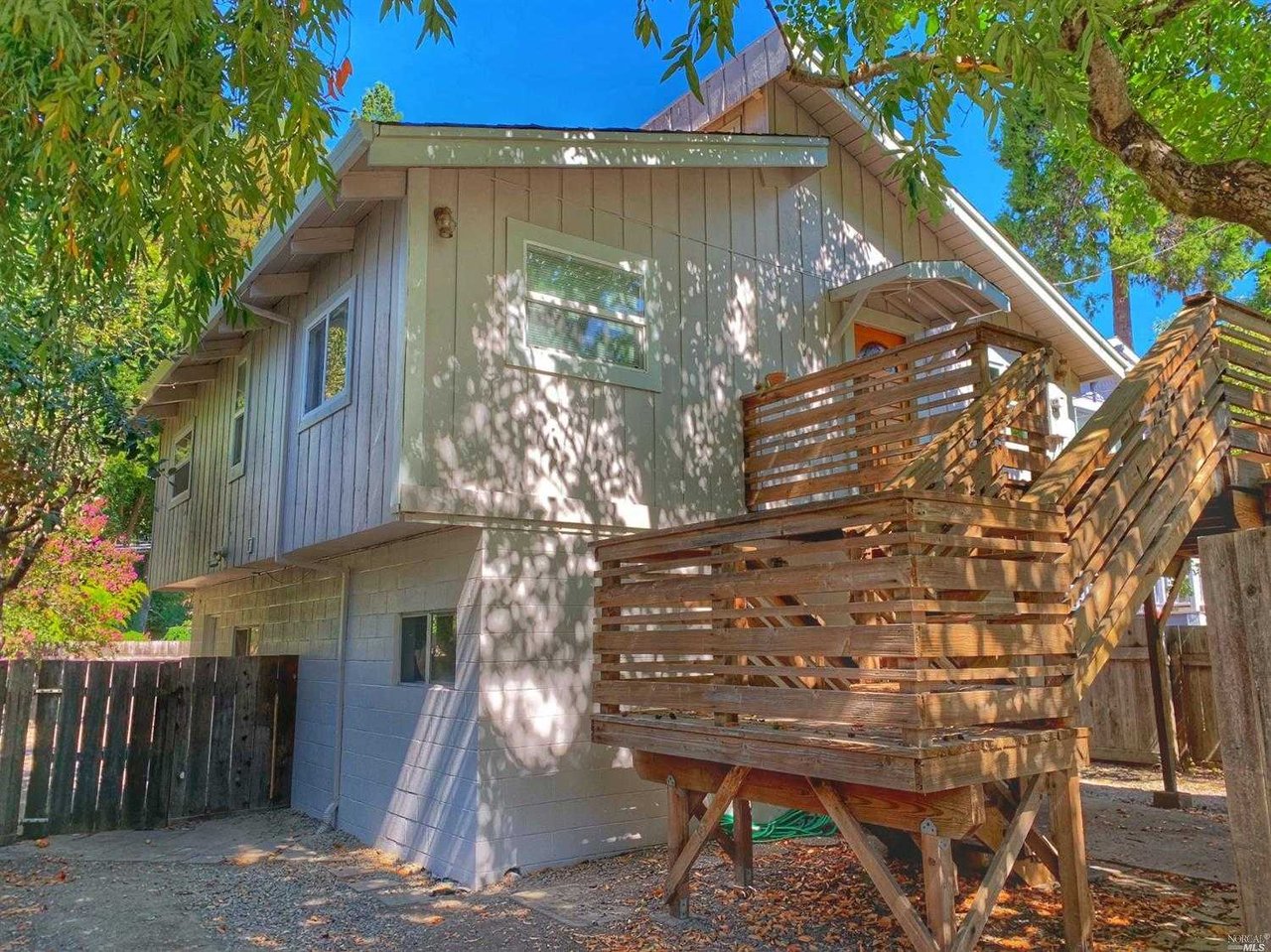 15524 Riverside Drive