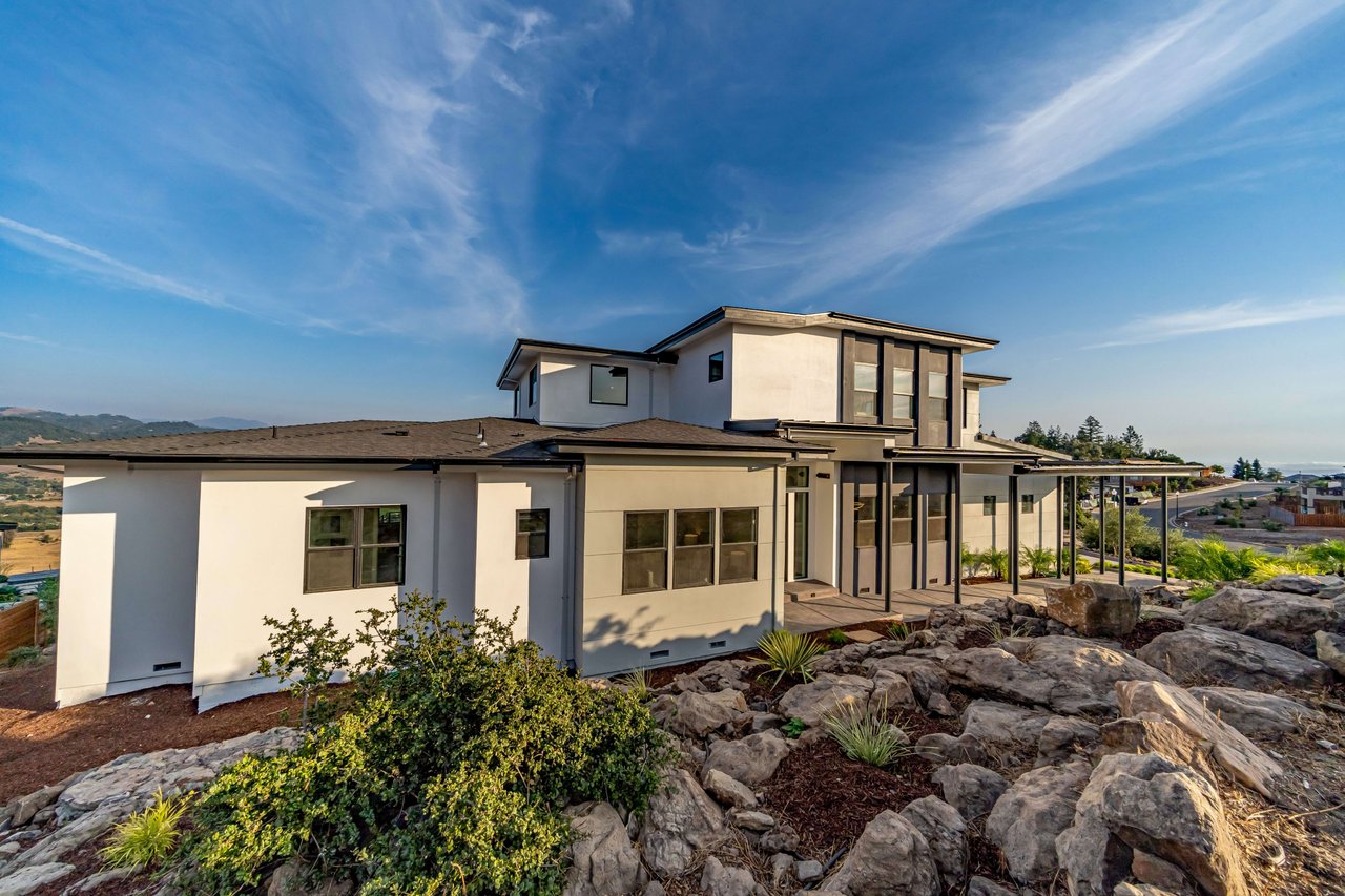 3927 Rincon Ridge Drive