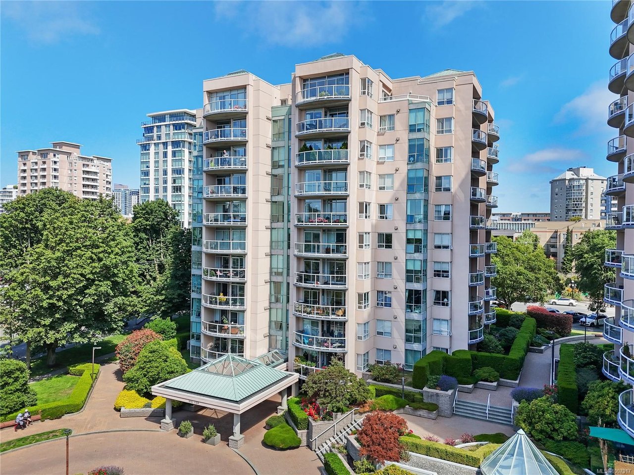 1005-1010 View St