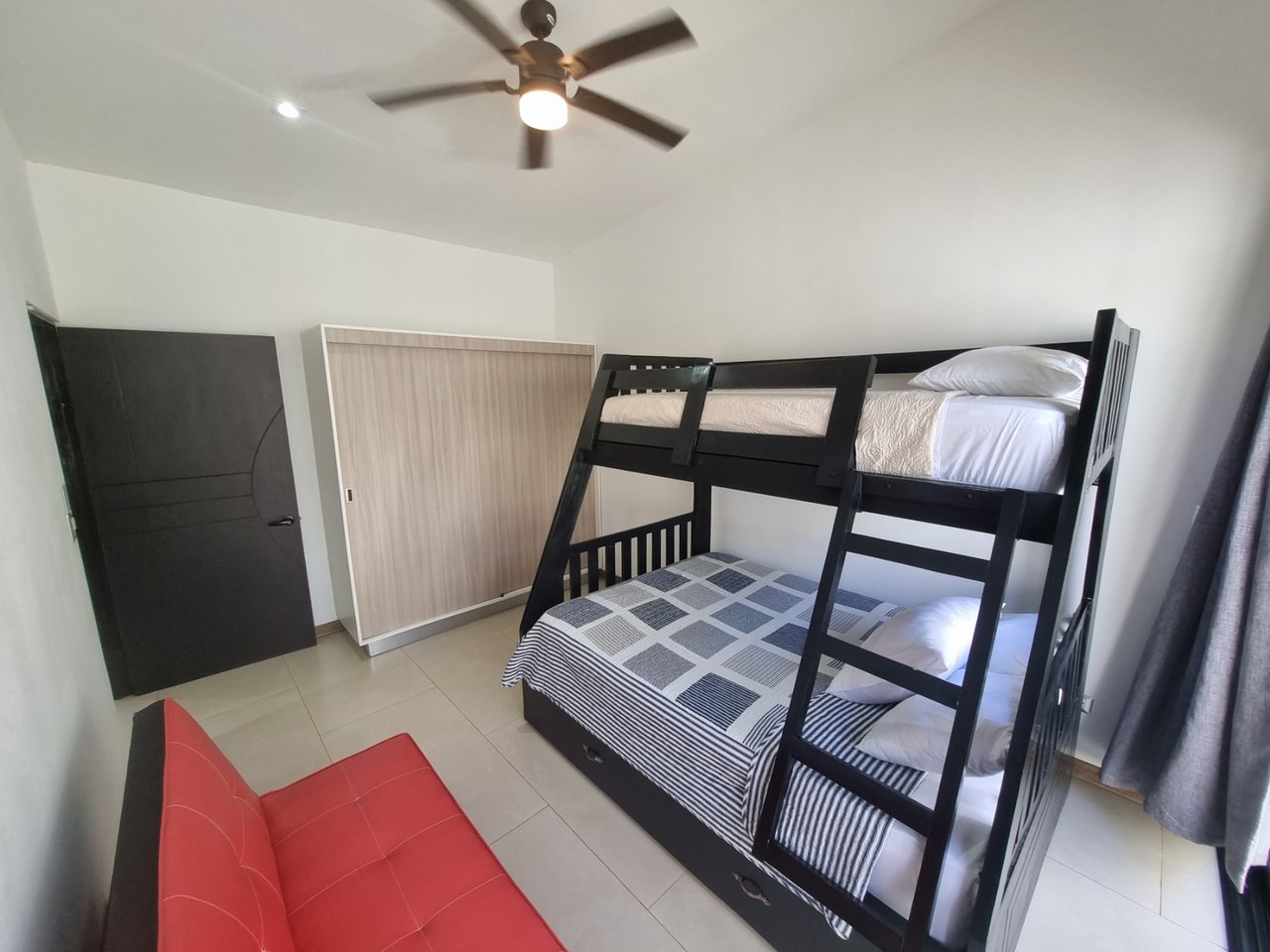 Contemporary Walk to Beach Home, Uvita, Puntarenas