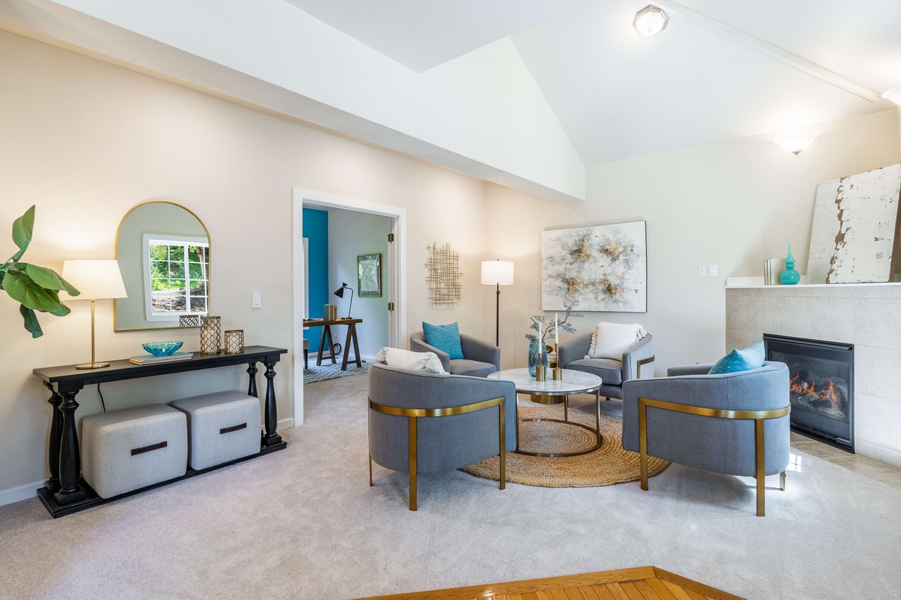 Spacious Duvall Residence