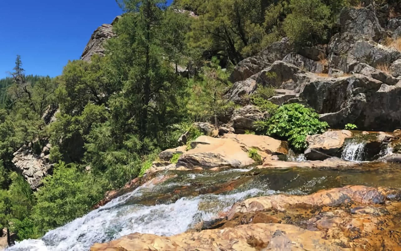Hiking in Arnold