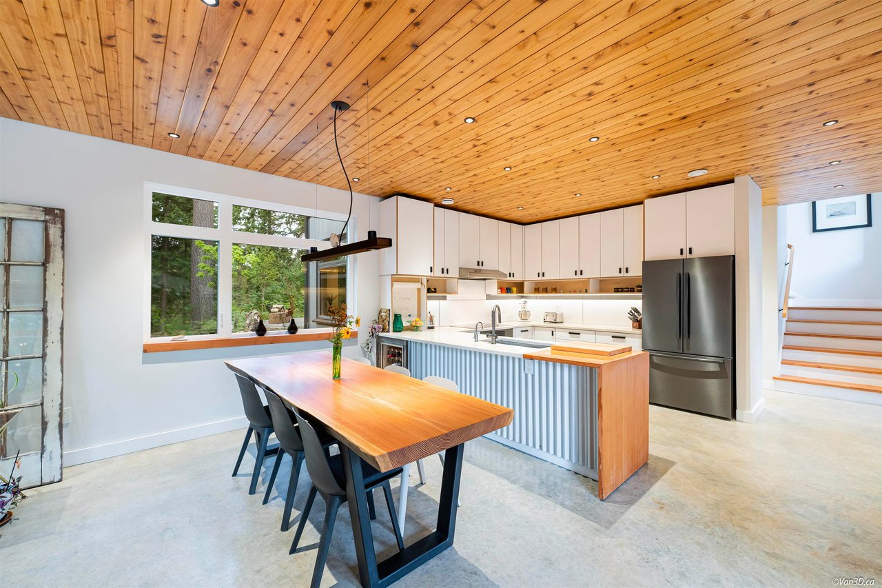 731 Grafton Rd