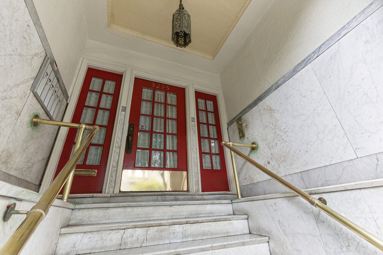 Chic Pacific Heights Condo