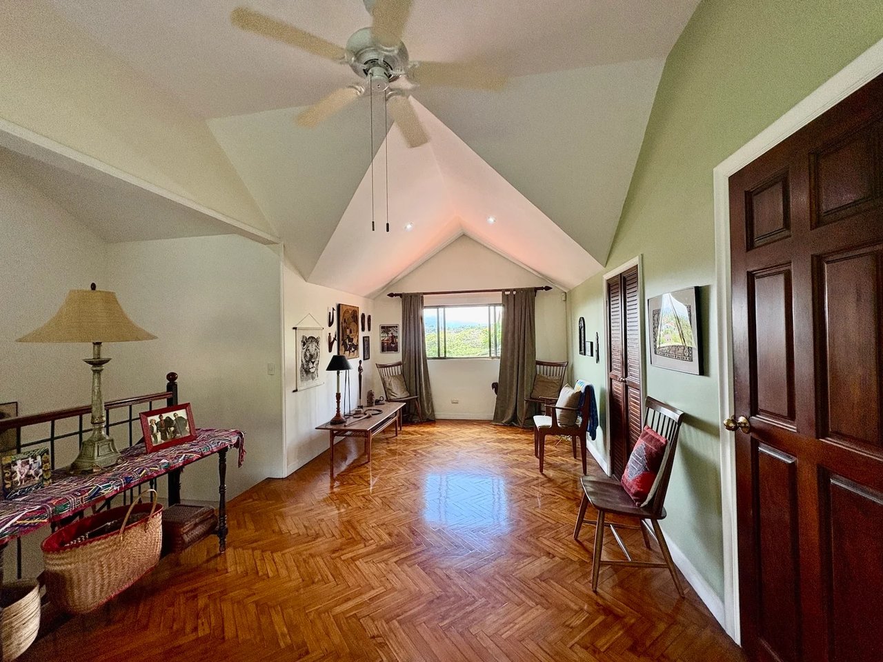 Remodeled Family Terrace Home, Escazu, San Jose