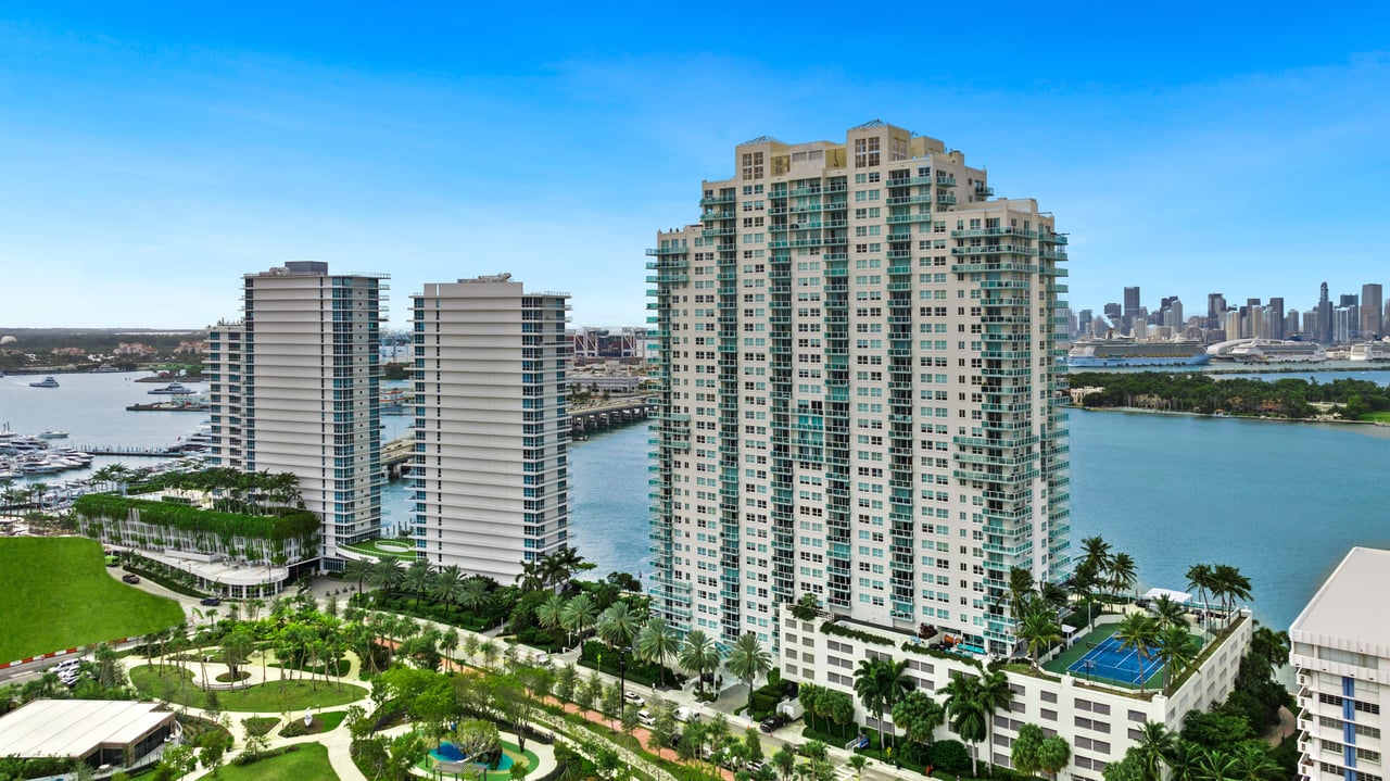 650 West Ave Unit: 2102