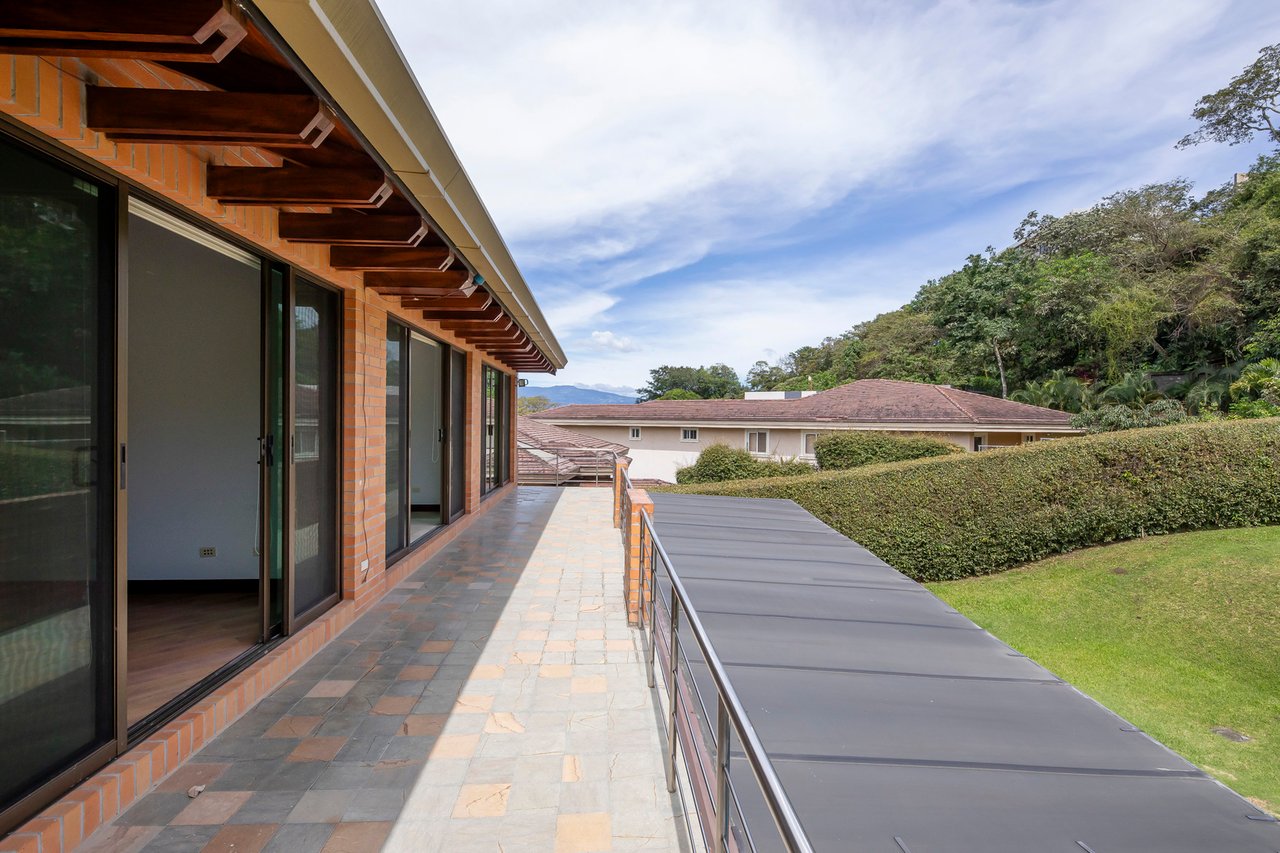 Terrace View Colonial Home, Escazu, San Jose