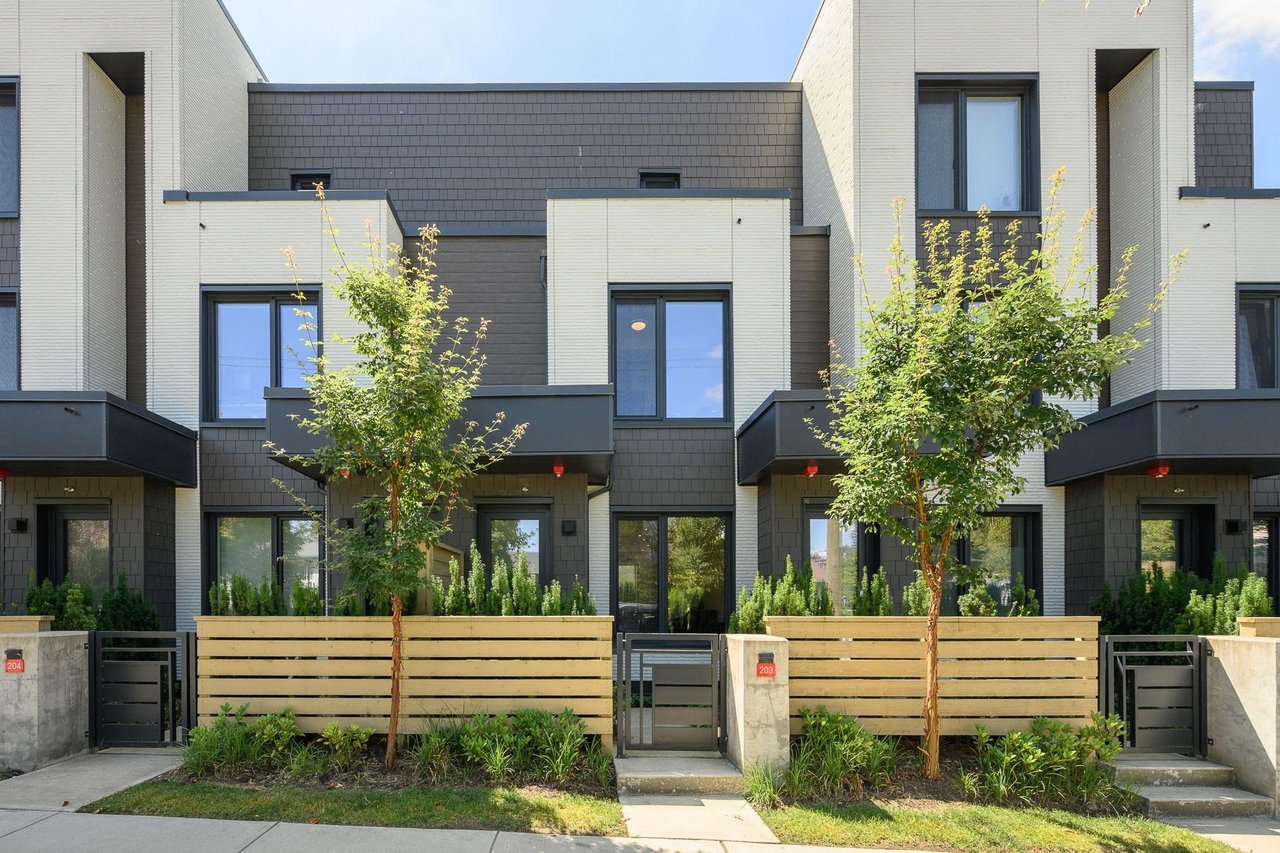 203-606 Foster Ave