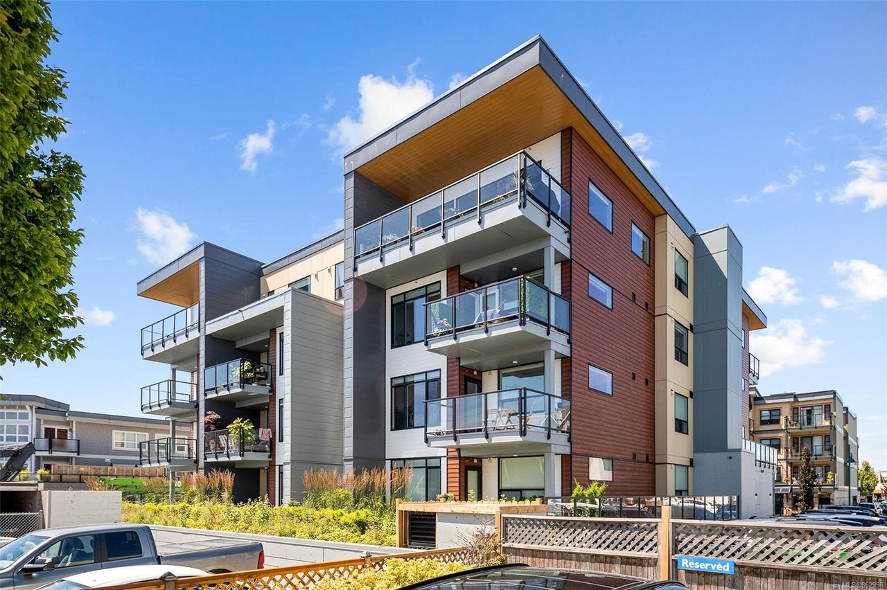 103-9775 Fourth St, Sidney